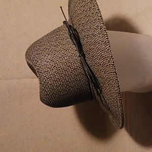 Ladies wide brim hat 👒